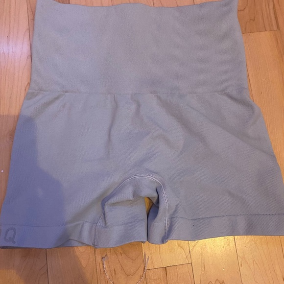 Bundle of 3 seamless scrunch butt gym shorts - Picture 5 of 10